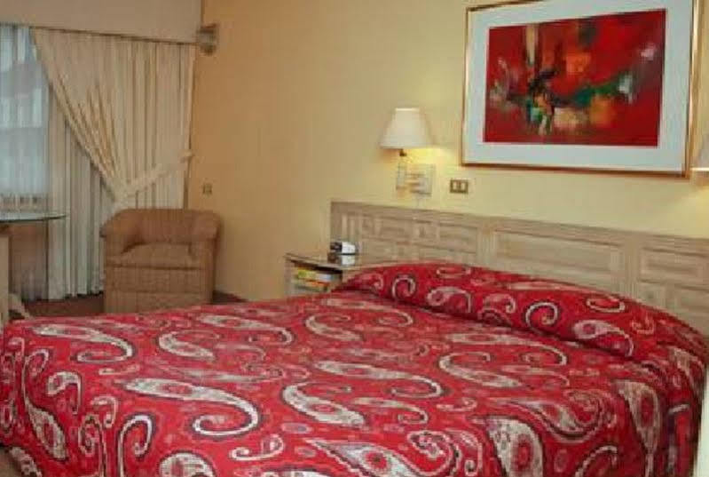 Hotel Maria Angola ليما المظهر الخارجي الصورة